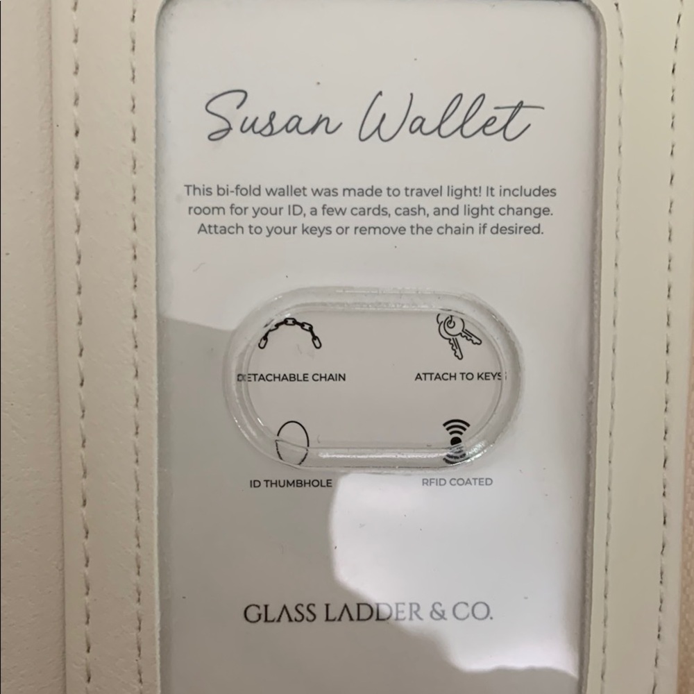 Glass Ladder & Co Susan Creme Bi-fold Wallet w RFID coating! NWT! - Picture 5 of 8